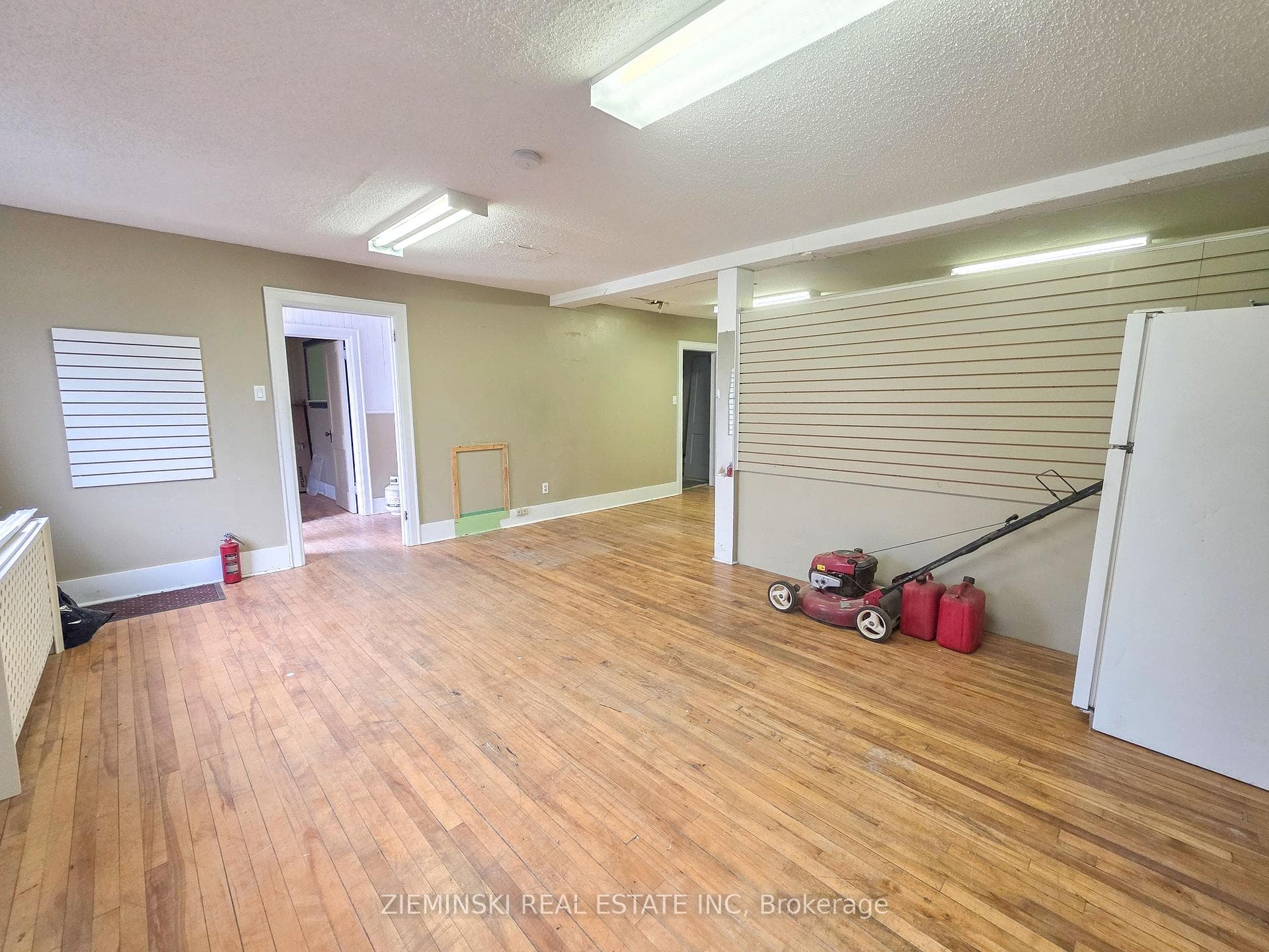 30 Duncan Avenue photo 22