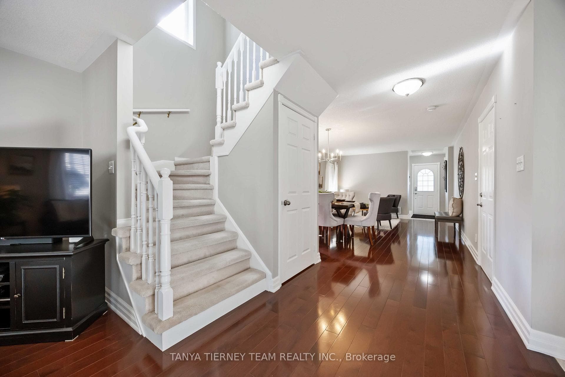 30 Claridge Crescent photo 24