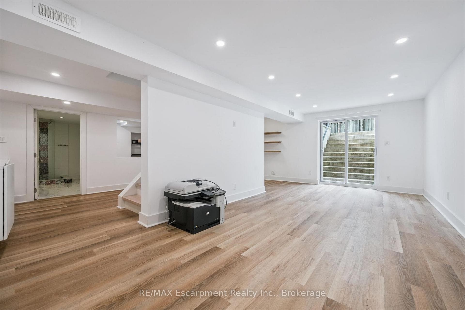 227 Martindale Avenue photo 27