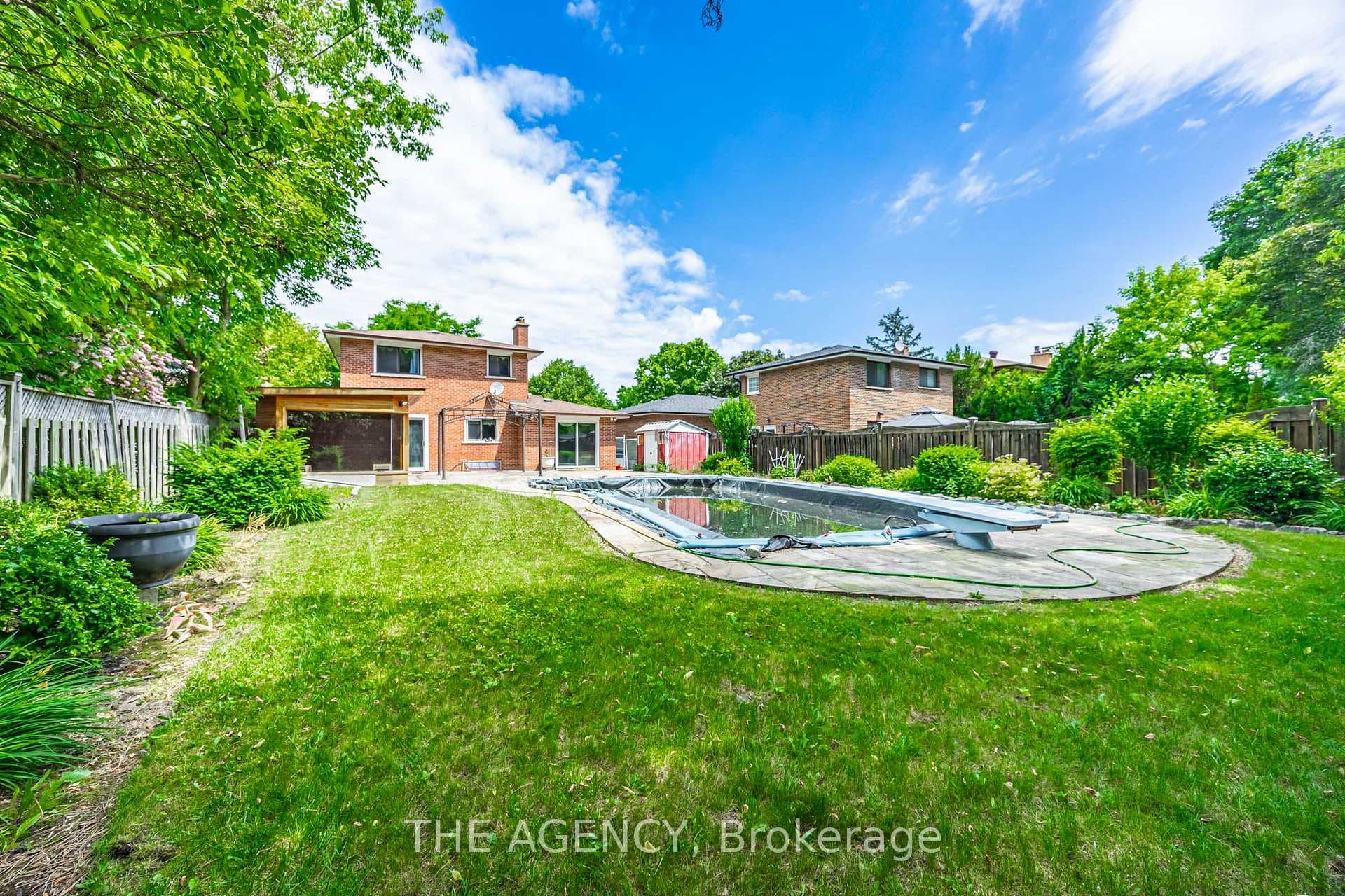 53 Stanland Drive photo 36