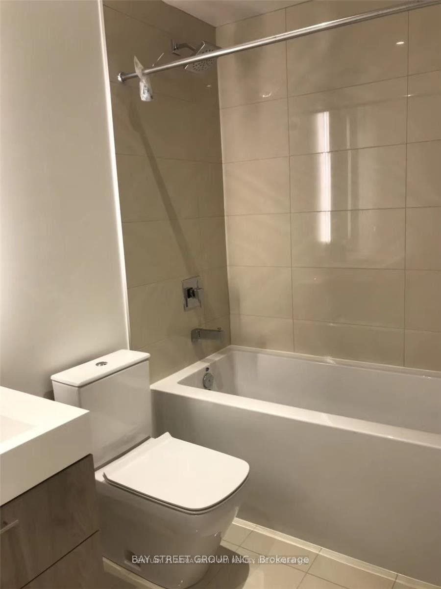 1 Yorkville Avenue Unit 2210 photo 6