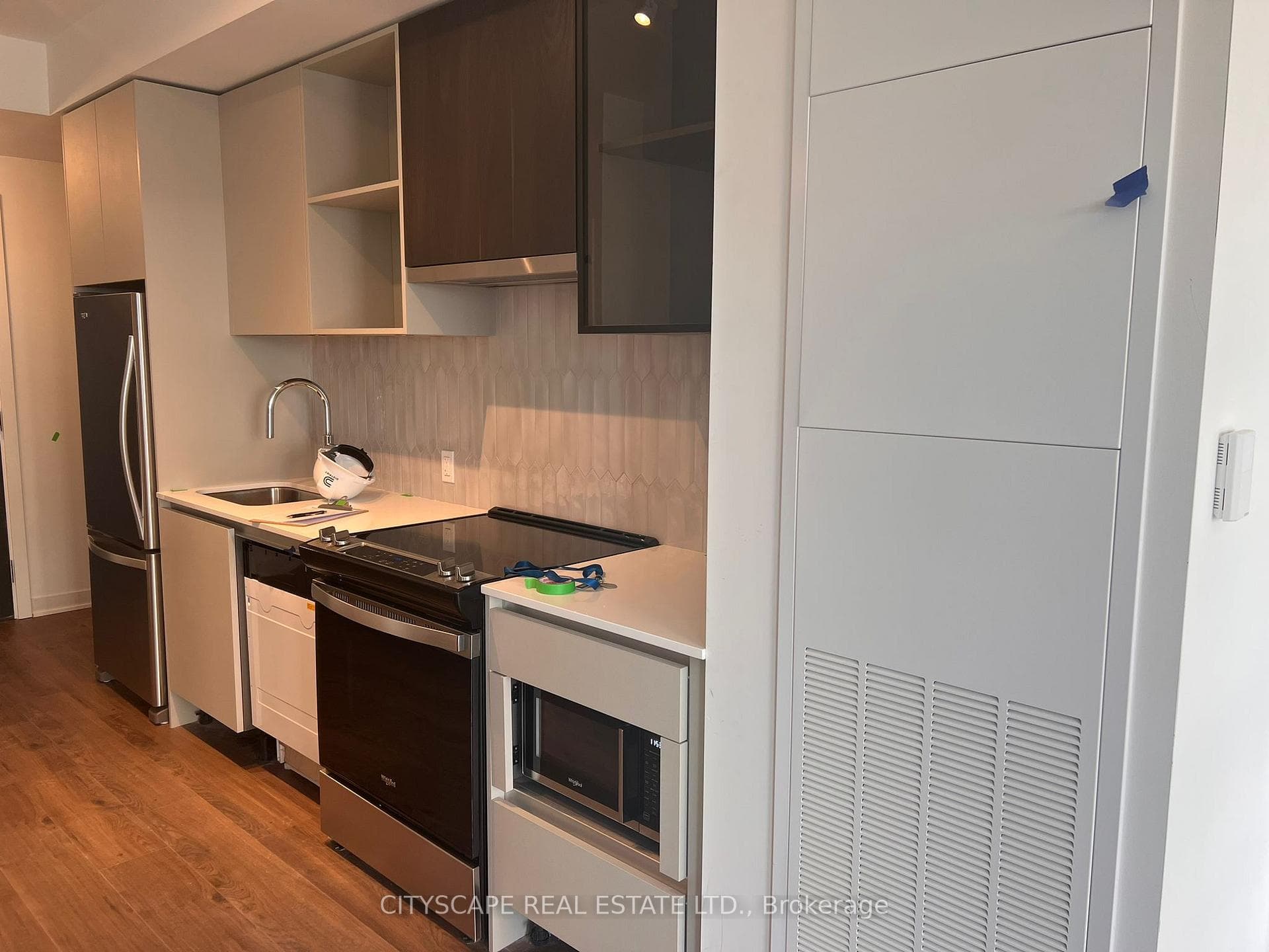 405 Dundas Street Unit 615 photo 7