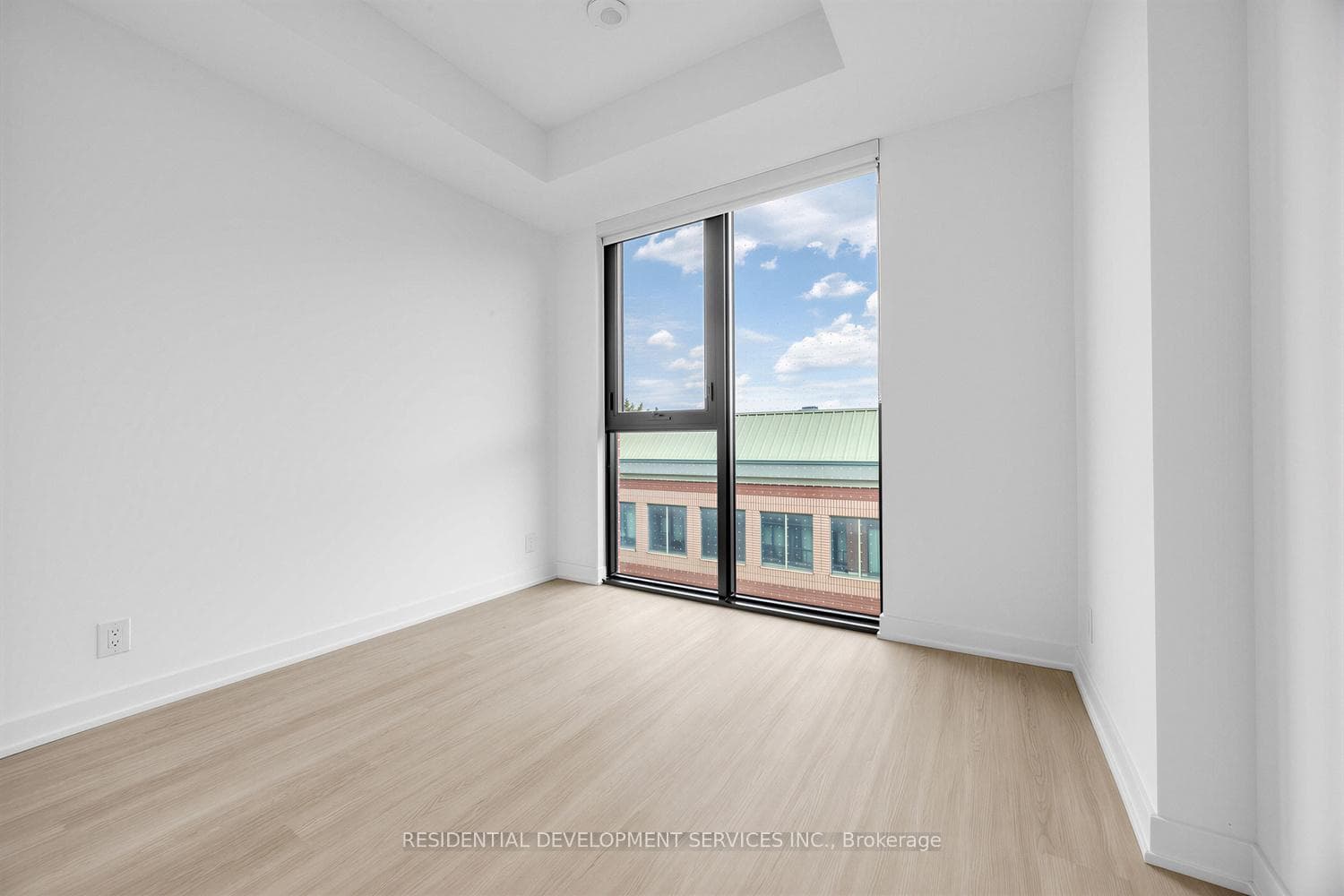 699 Sheppard Avenue Unit 505 photo 16