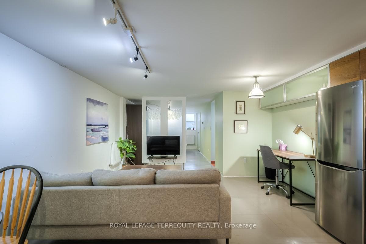 26A Scarlett Road Unit BSMT photo 2