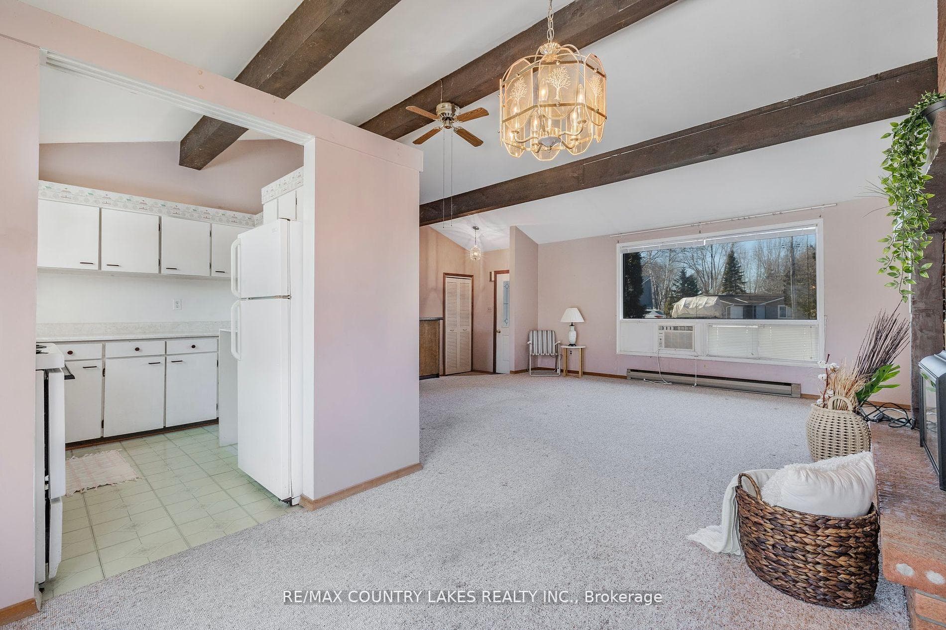 7 Willow Crescent photo 14