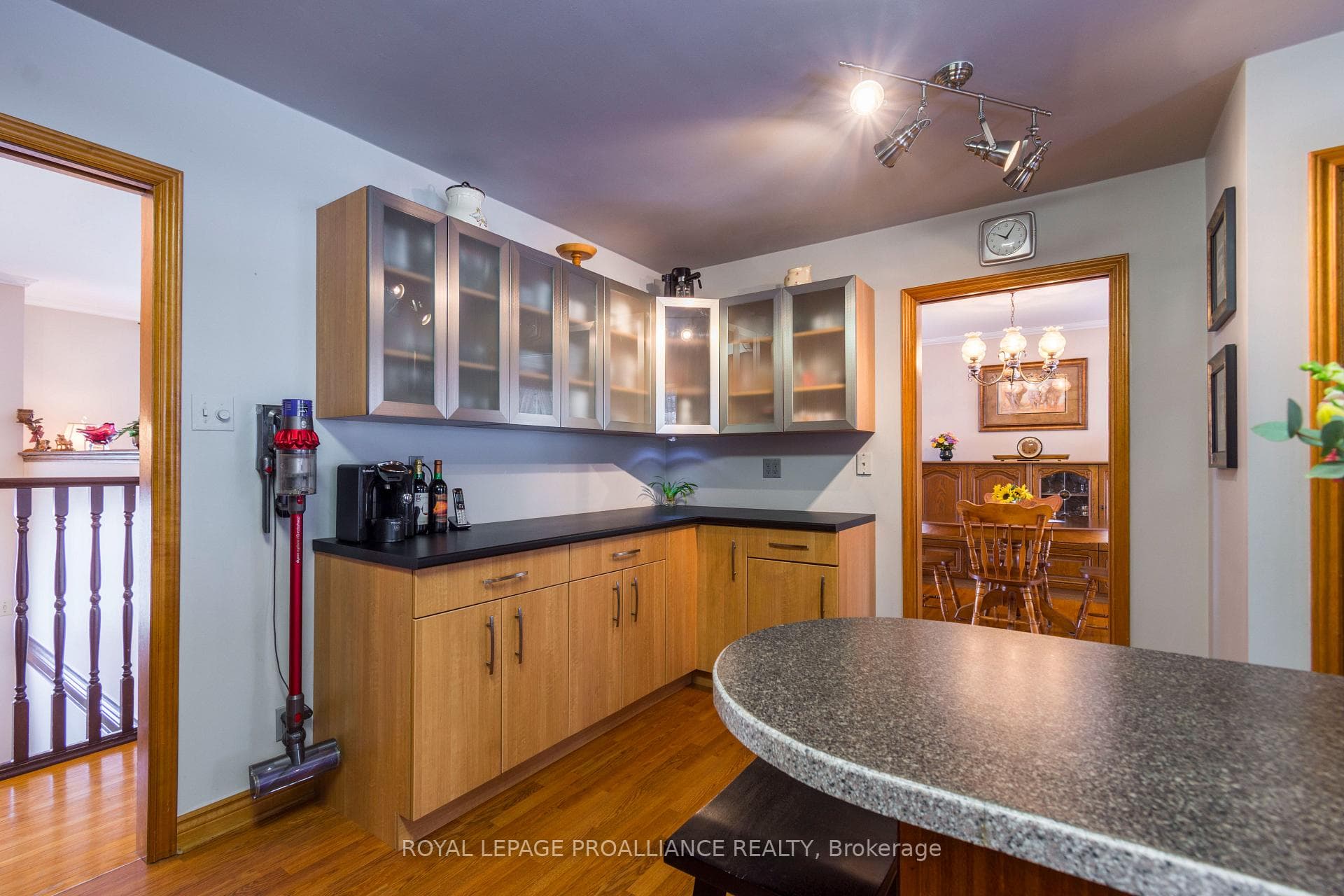 34 King George Crescent photo 9