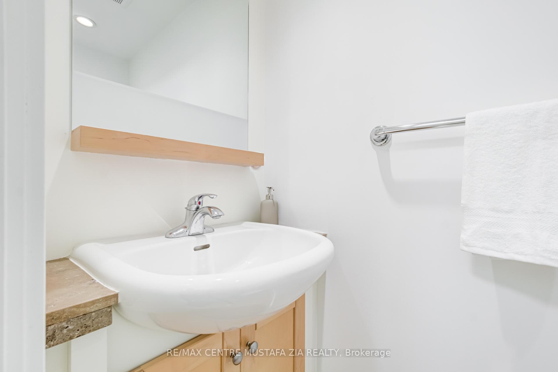 208 Queens Quay Unit 1204 photo 31