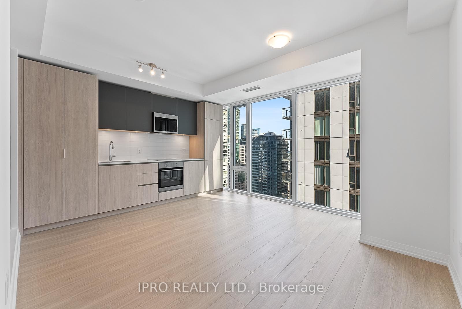 28 Widmer Street Unit 3221 photo 6