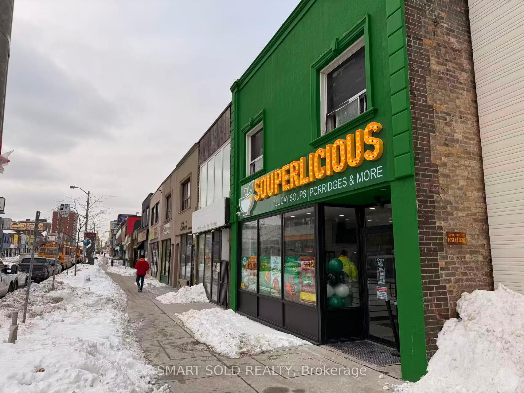 1592 Eglinton Avenue Unit Main Flr + Bsmt photo 3
