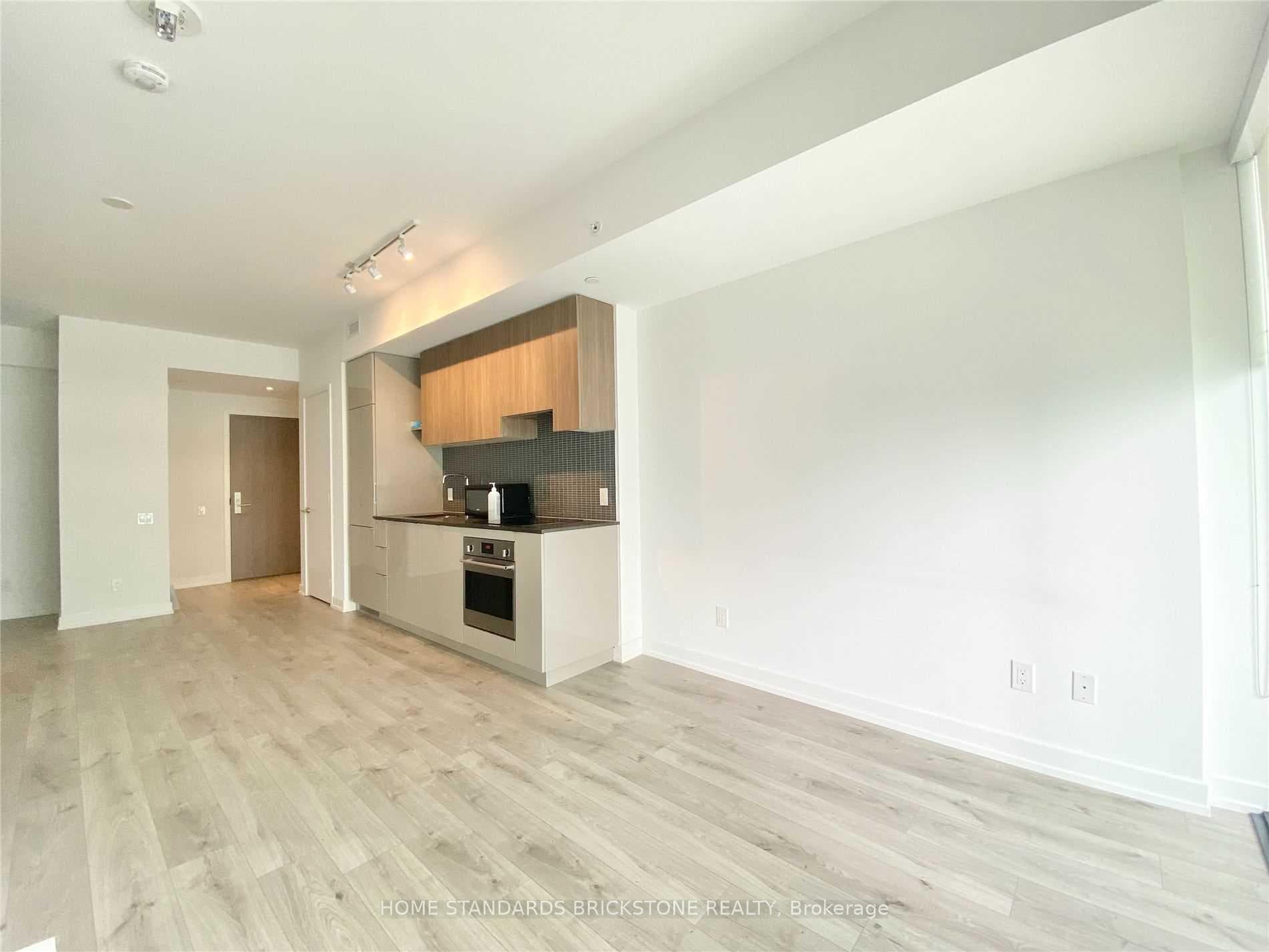 161 Roehampton Avenue Unit 1608 photo 12