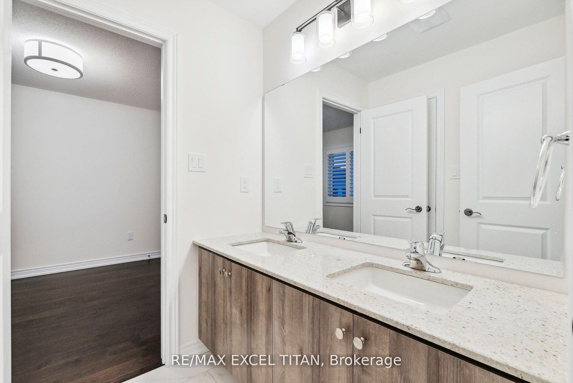 159 Terry Fox Drive photo 18