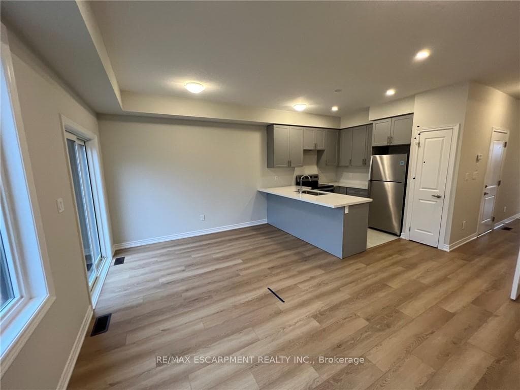 5 Genoa Drive photo 11