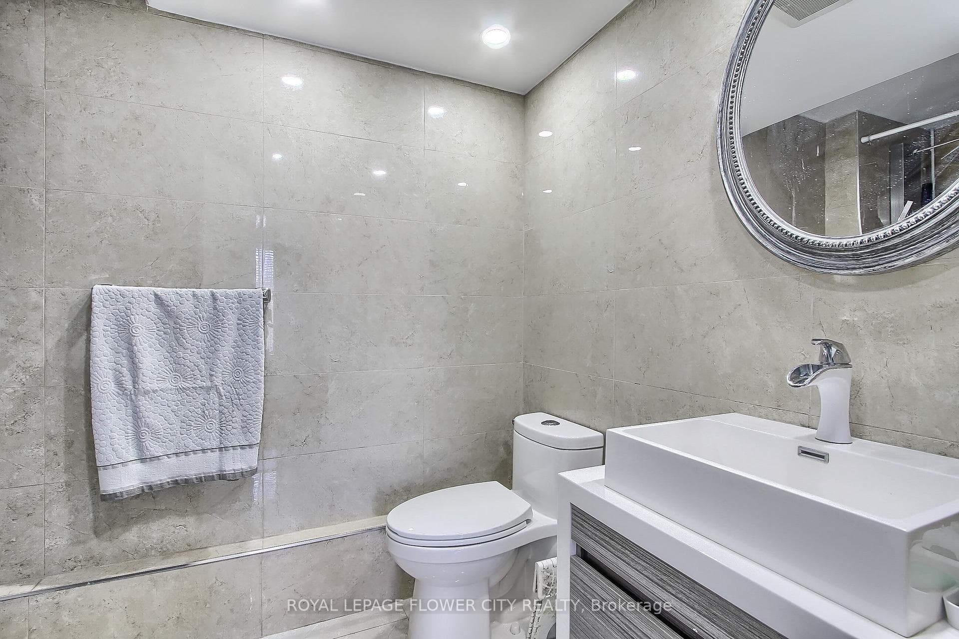 2825 Islington Avenue Unit 210 photo 26