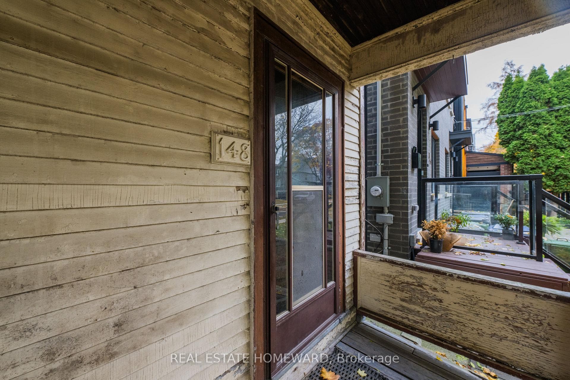 148 Rhodes Avenue photo 4
