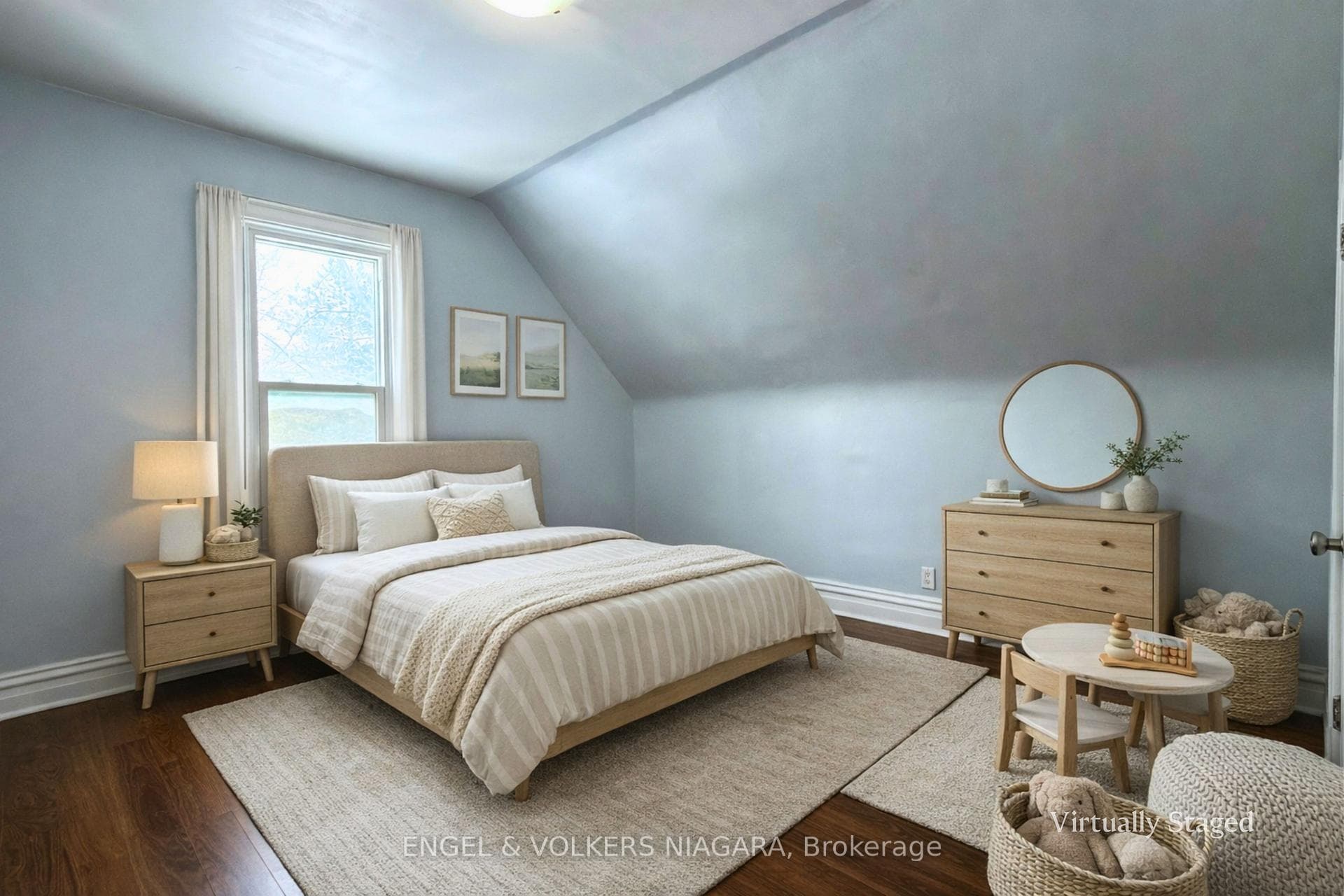 Upstairs Bedroom #3