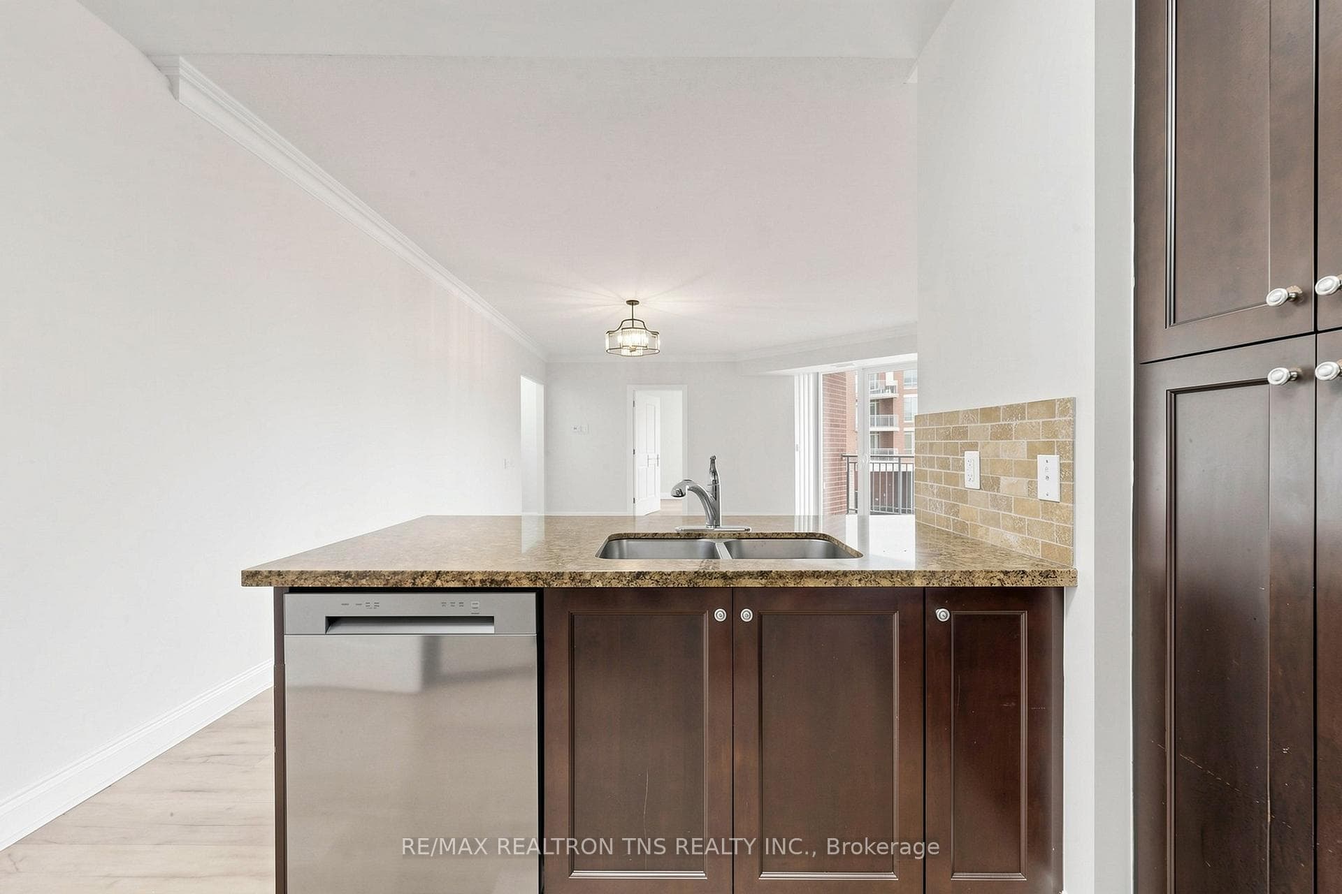 10101 Yonge Street Unit 313 photo 26