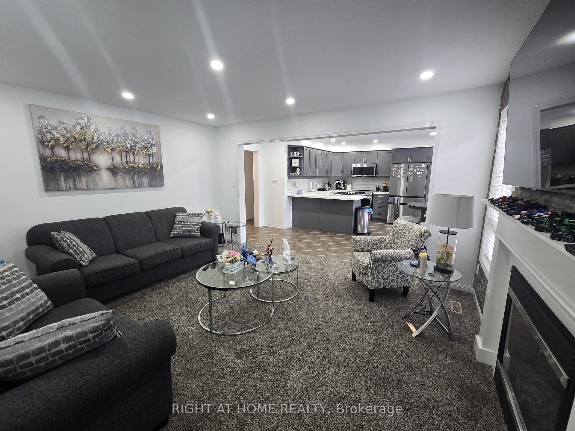 675 Hood Terrace photo 4
