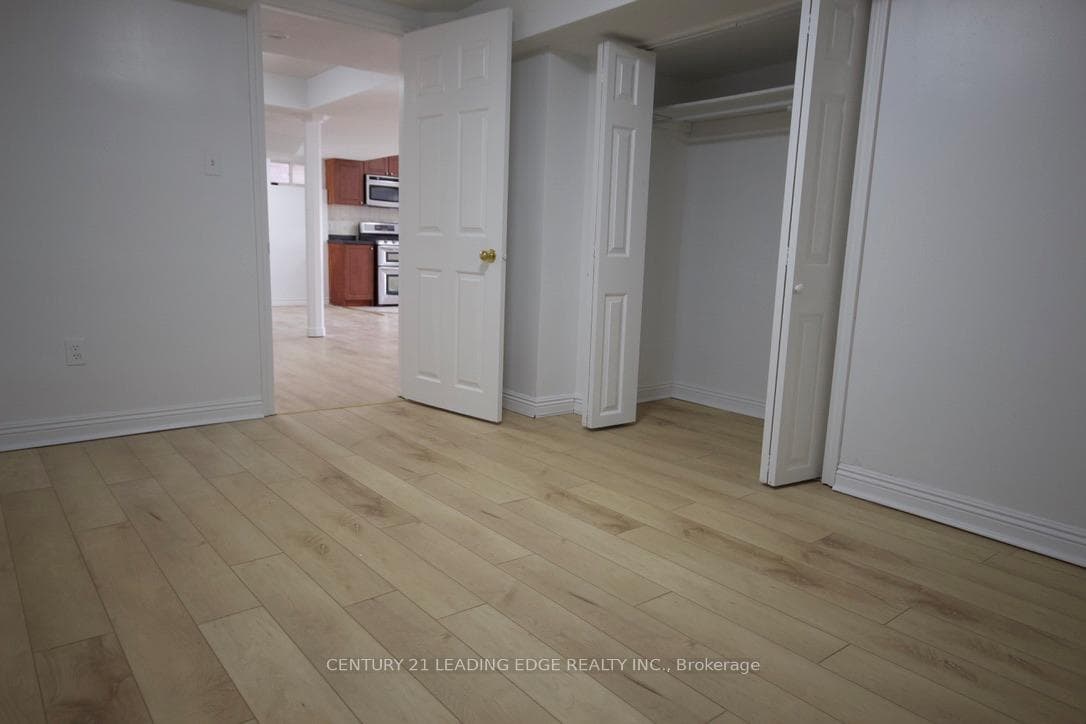 91 Gillett Drive Unit Lower photo 9