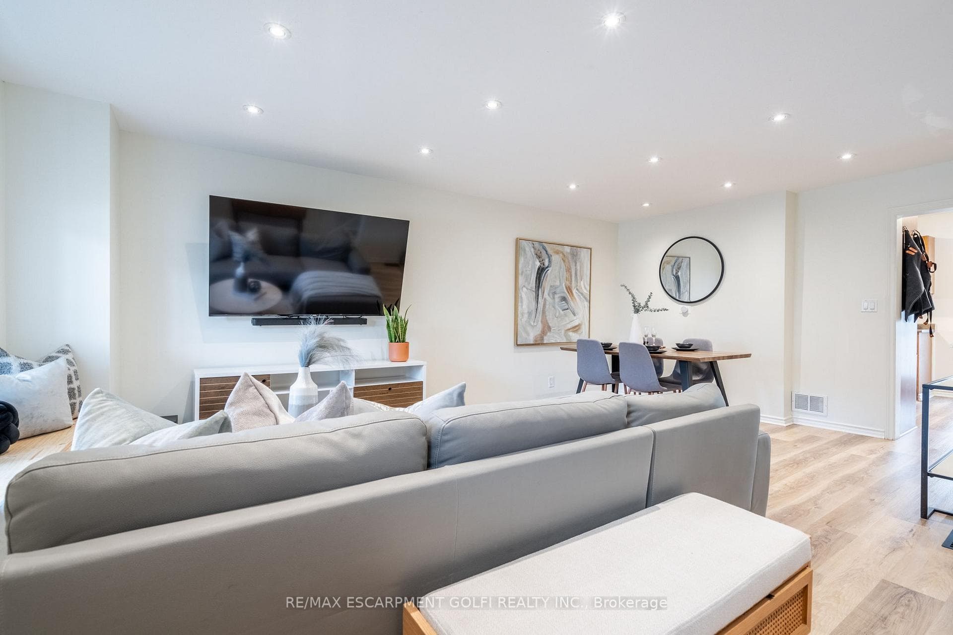 22 Bayfield Avenue photo 5