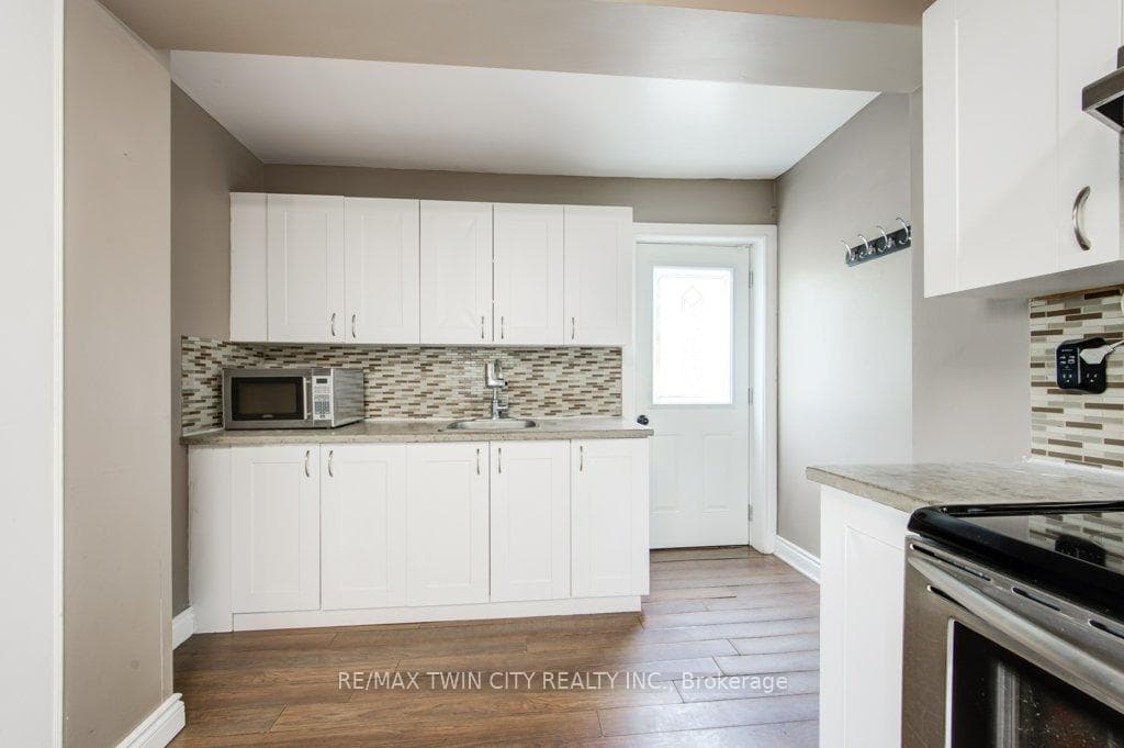 185 Dundas Street photo 8