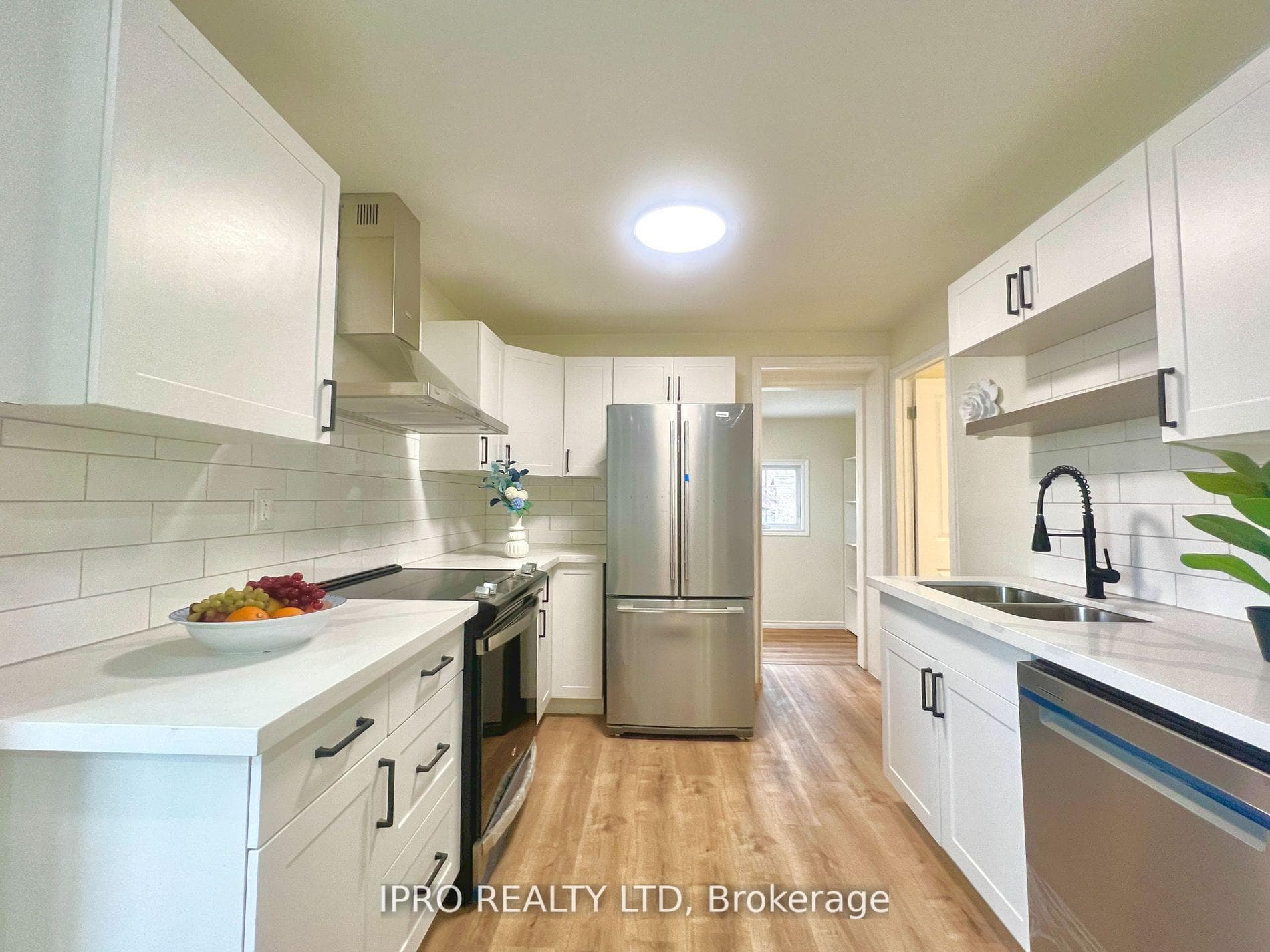 203 Beach Road photo 3