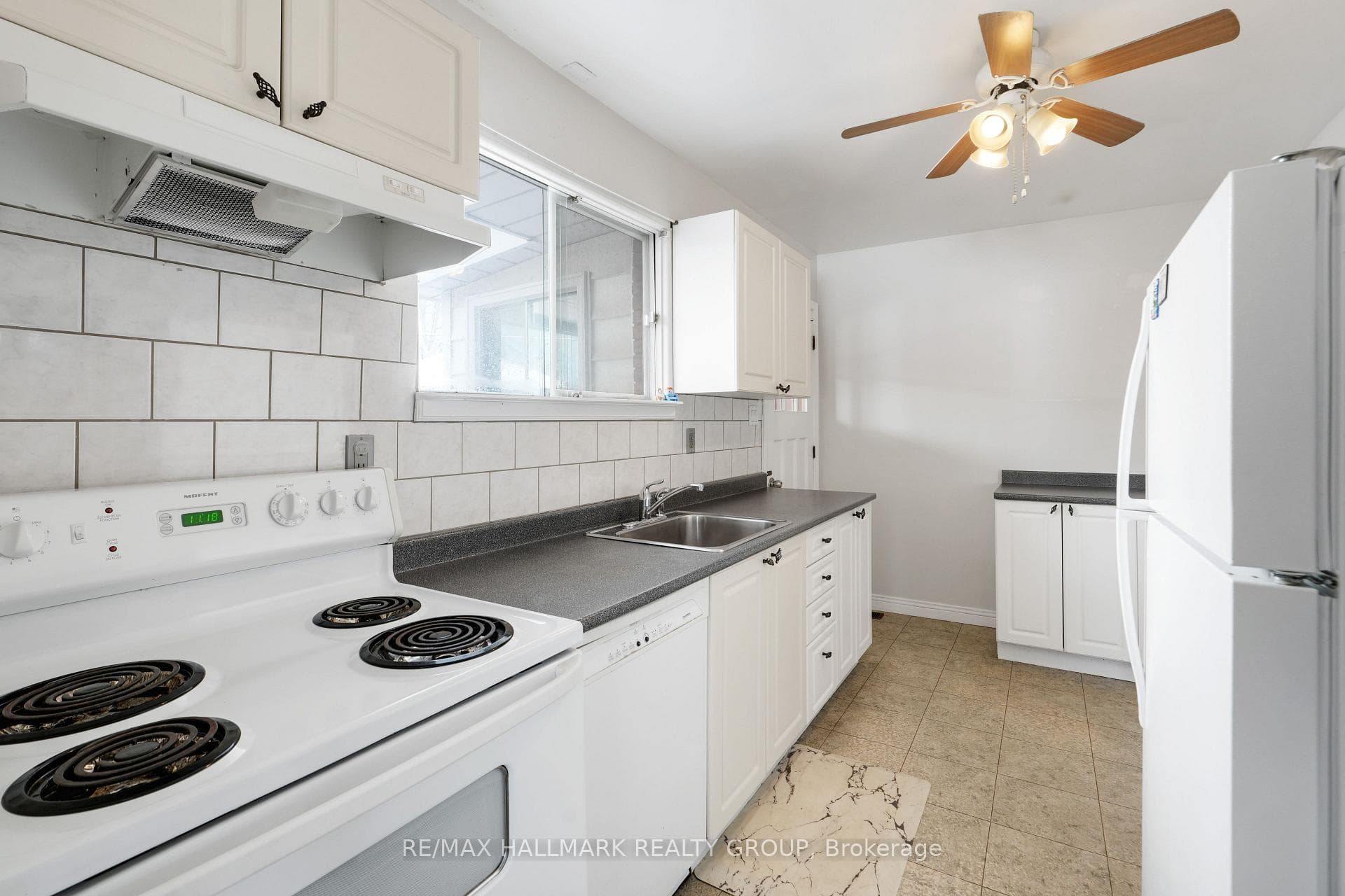 1289 Evans Boulevard photo 14