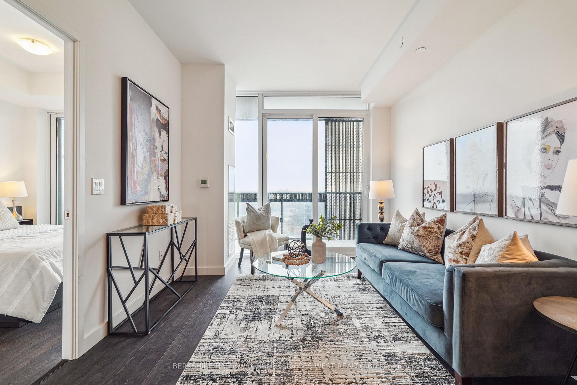 8 Eglinton Avenue Unit 3606 photo 8