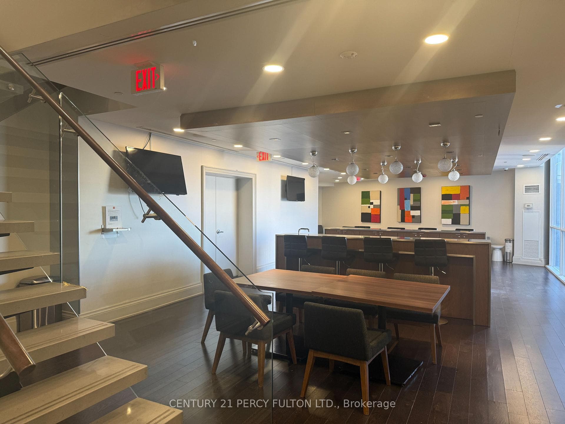 20 Bruyeres Mews Unit 809 photo 15