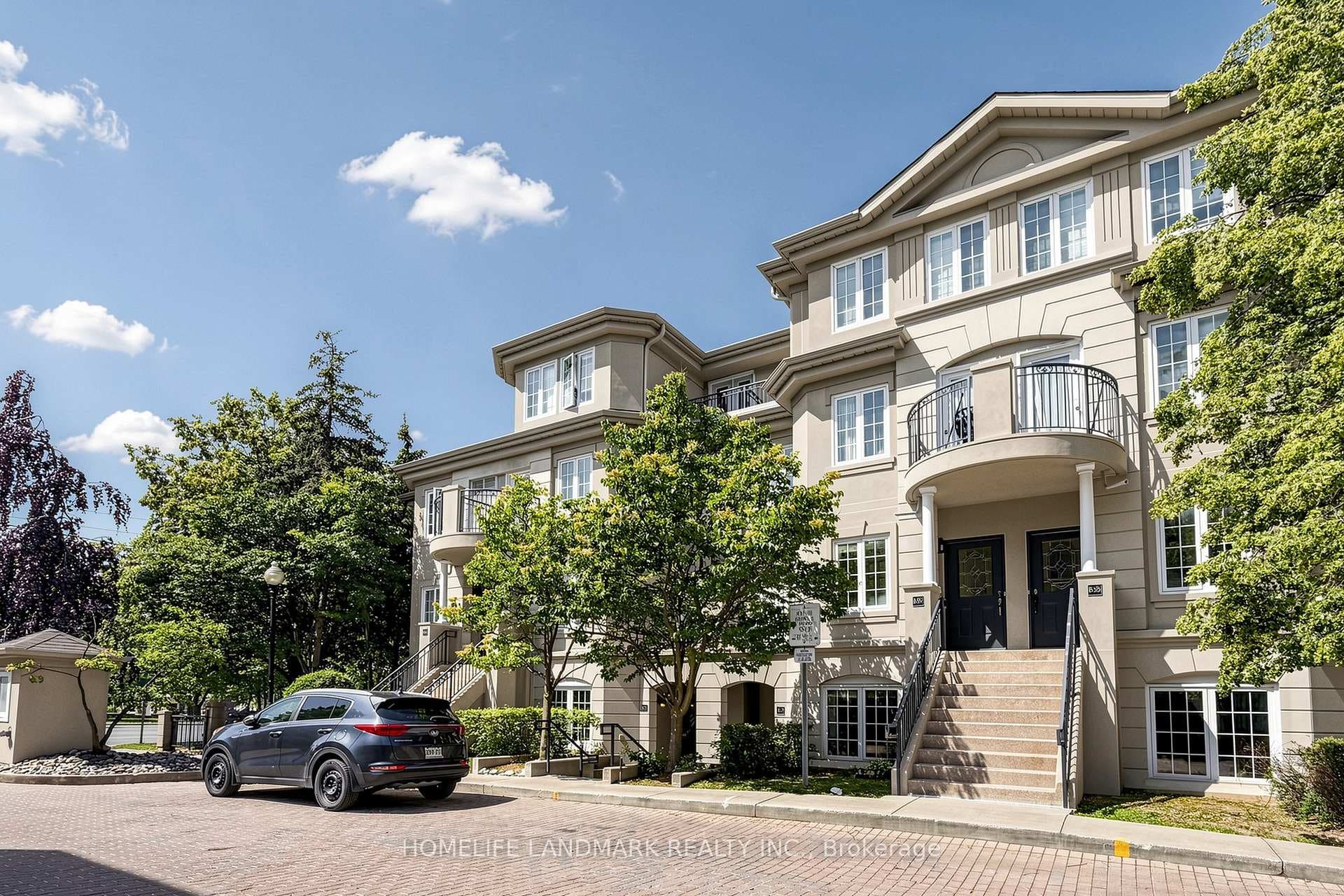 108 Finch Avenue Unit B29 photo 2
