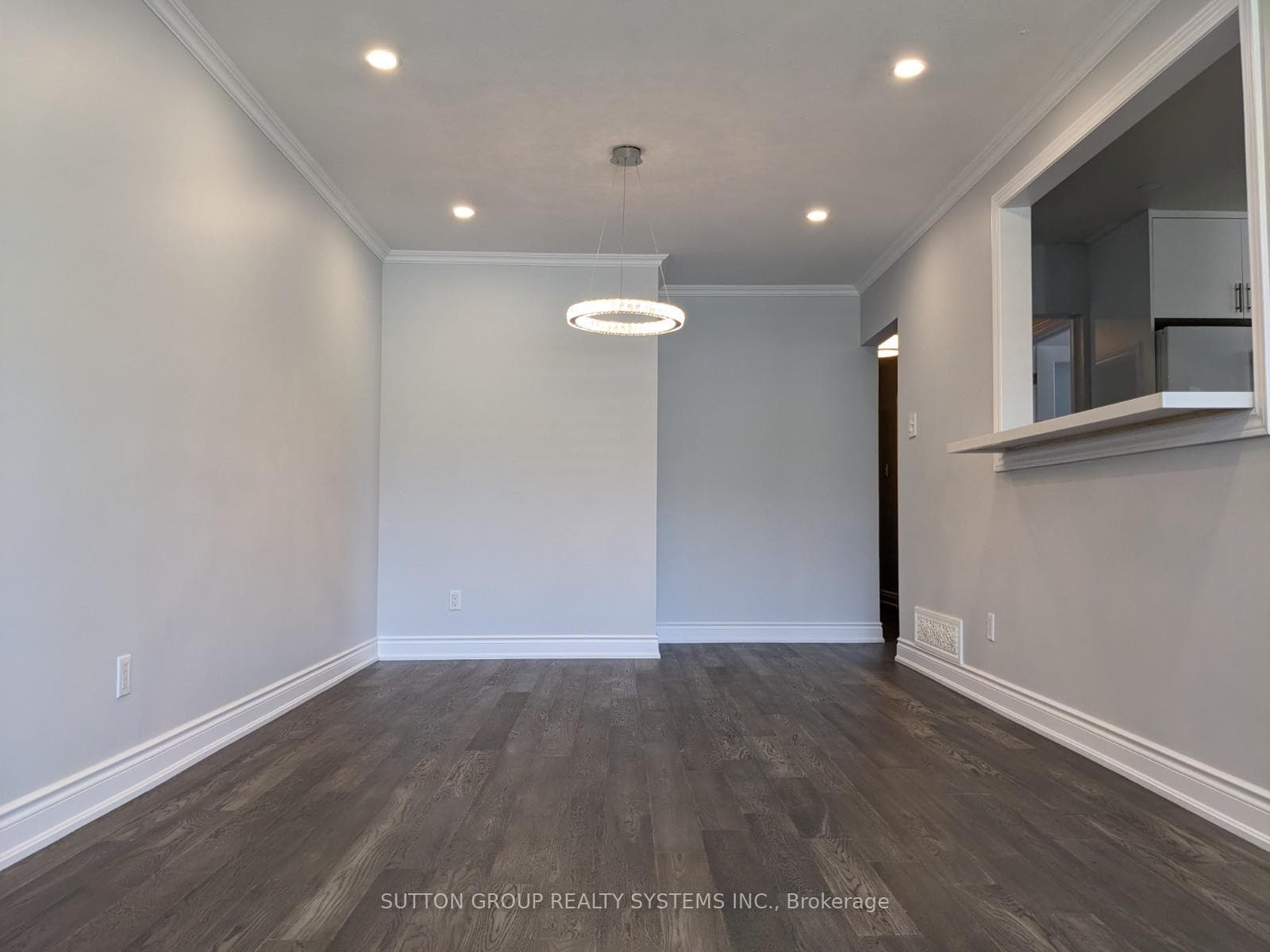 297 Balmoral Drive photo 6
