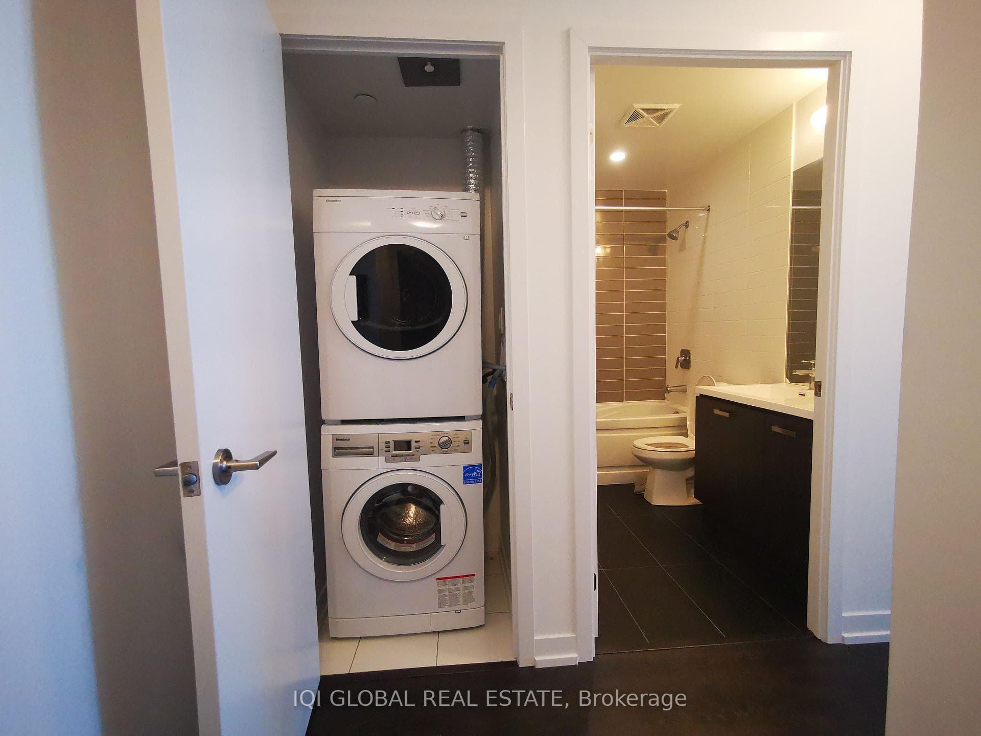 125 Redpath Avenue Unit 2712 photo 5