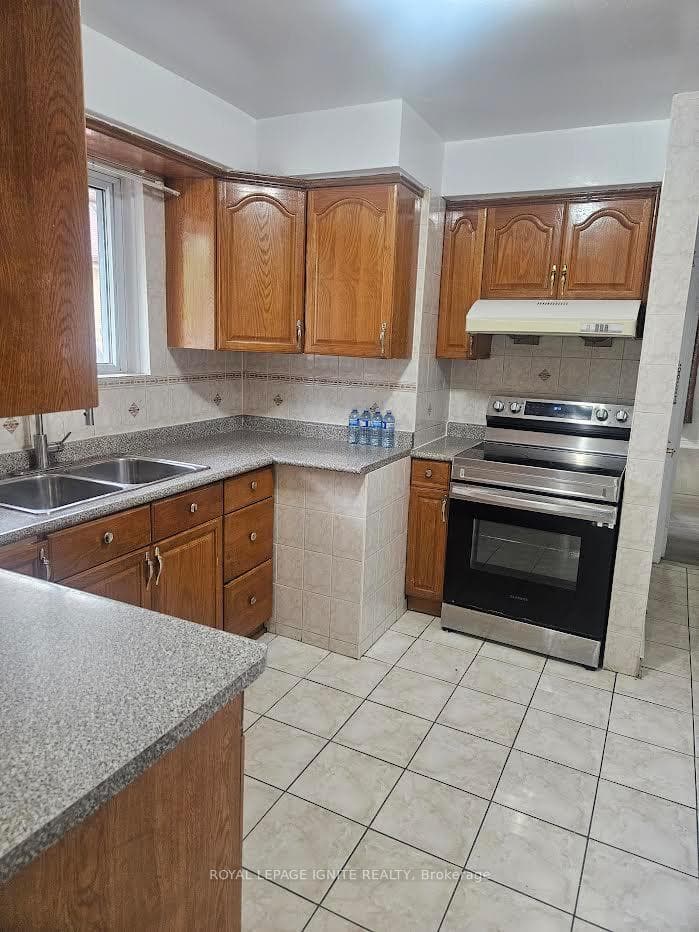 16 Cicerella Crescent Unit Main photo 2