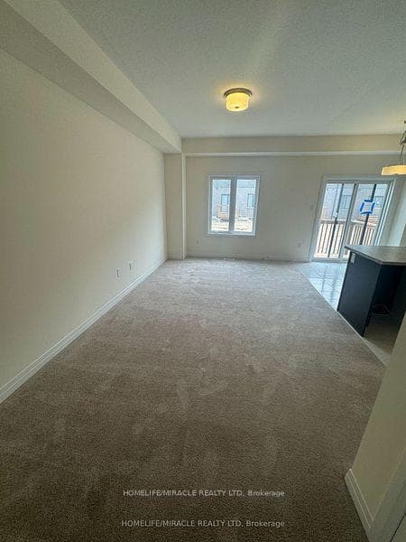 12 Dennis Avenue photo 2