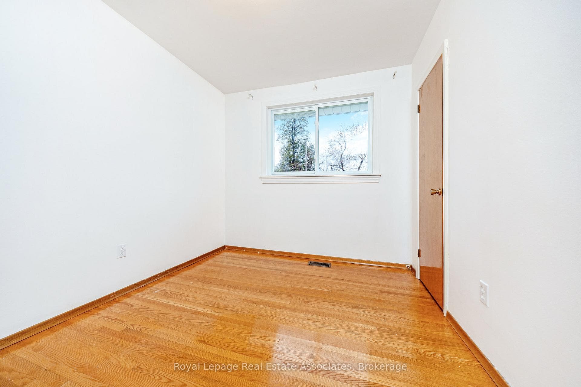 102 Longfield Road photo 17