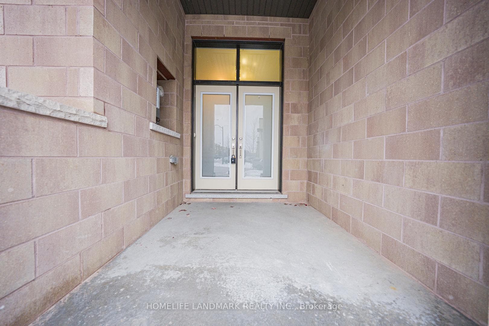 62 Helliwell Crescent photo 3