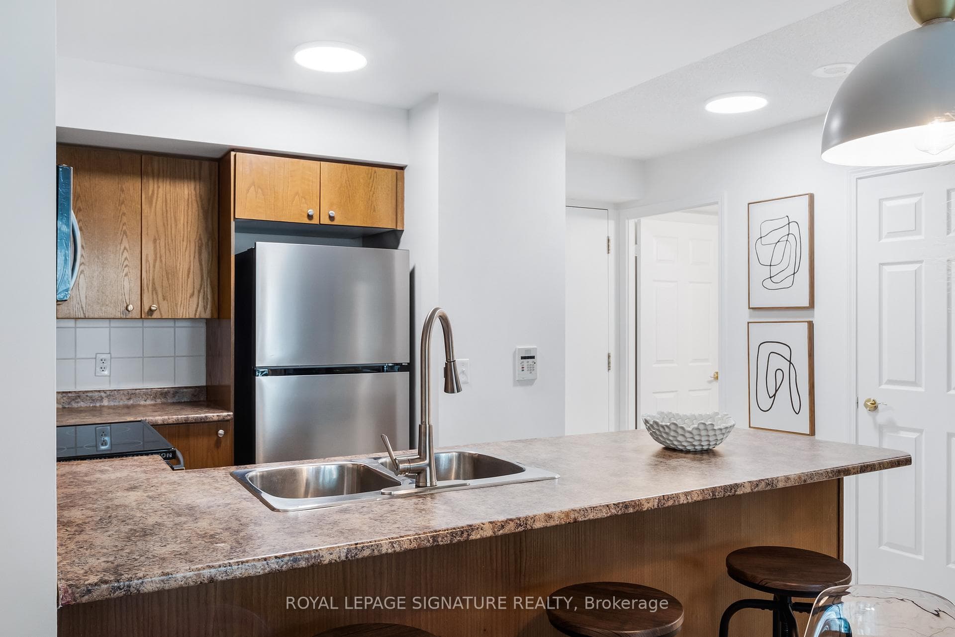 51 Lower Simcoe Street Unit 527 photo 9
