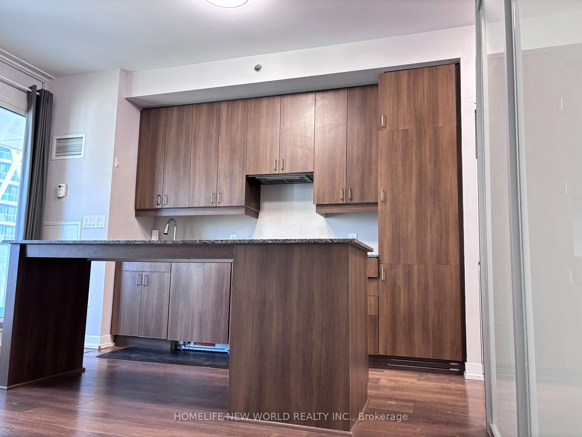 426 University Avenue Unit 1606 photo 8