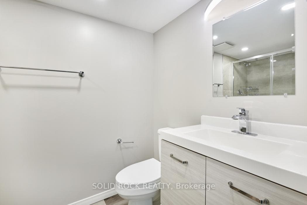 8 Shearer Crescent photo 30