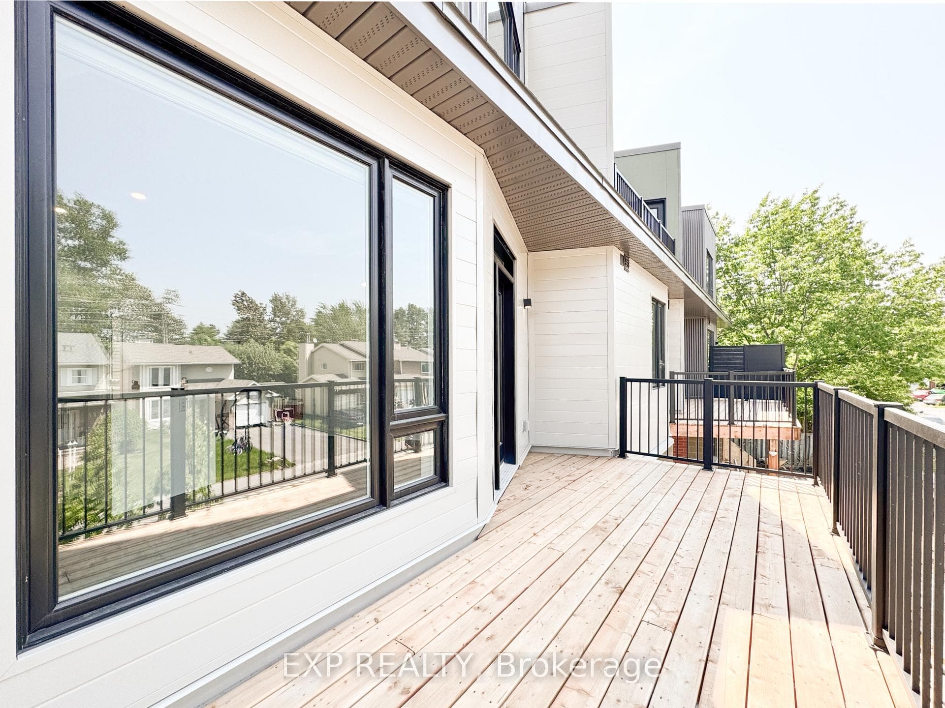 25 Fair Oaks Crescent Unit E photo 26