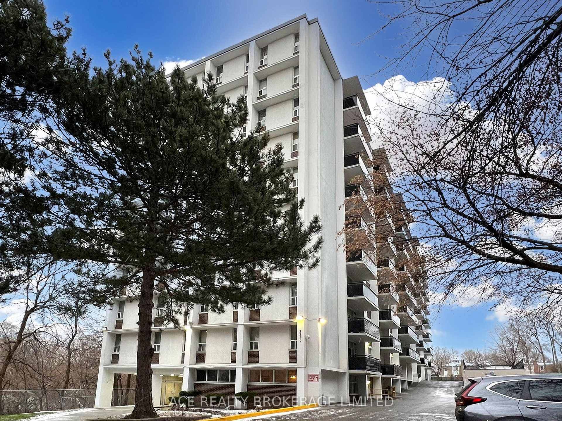 2245 Eglinton Avenue Unit 507 photo 1