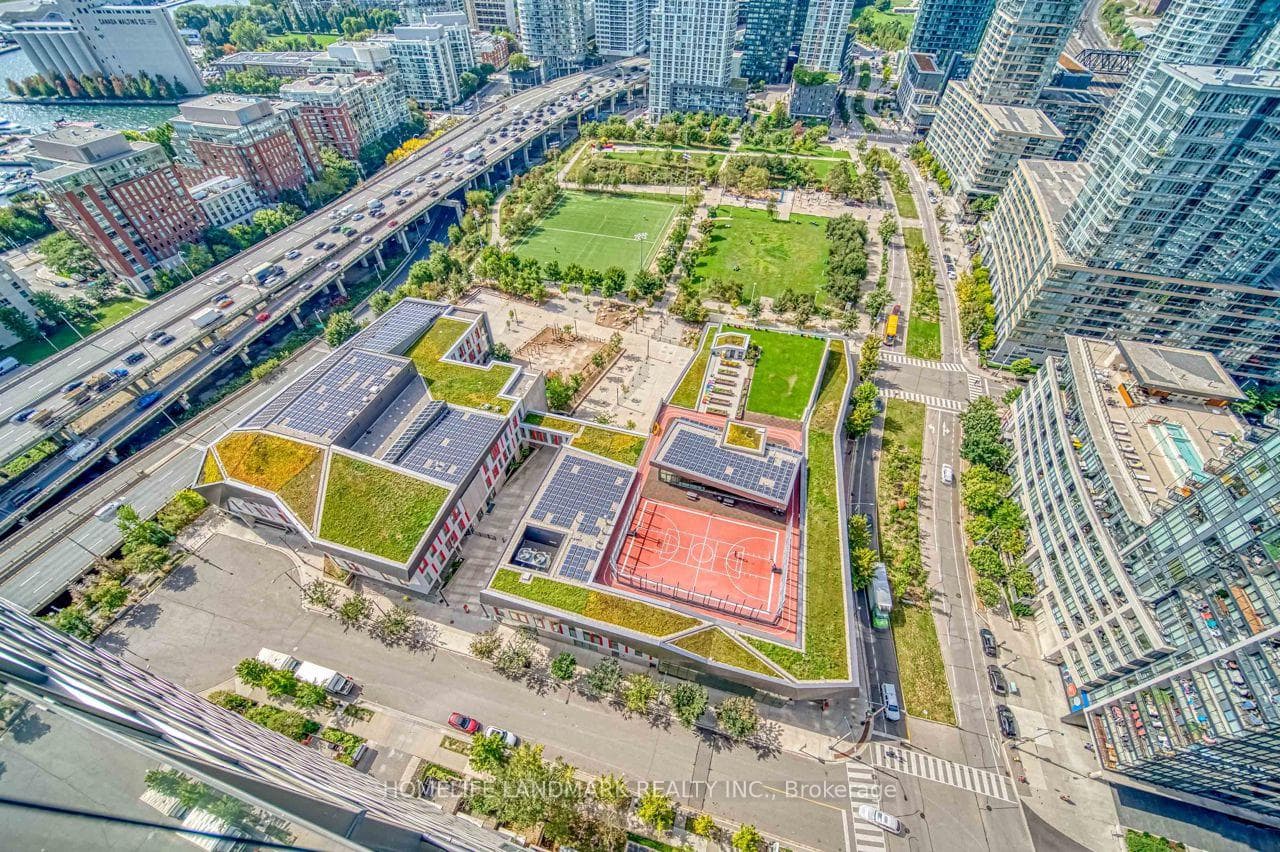 15 Fort York Boulevard Unit 3701 photo 25