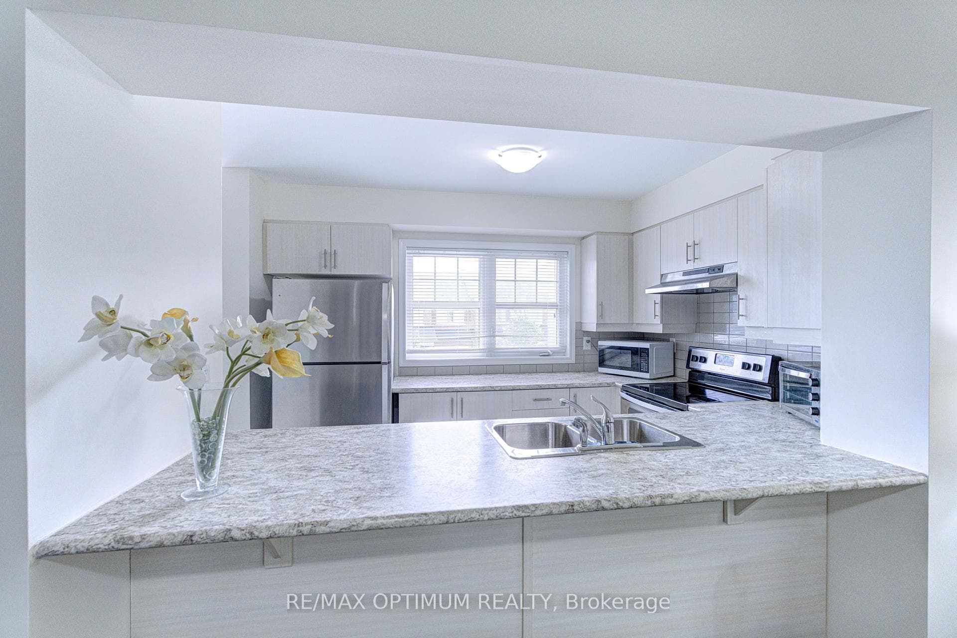 583 Laking Terrace photo 14