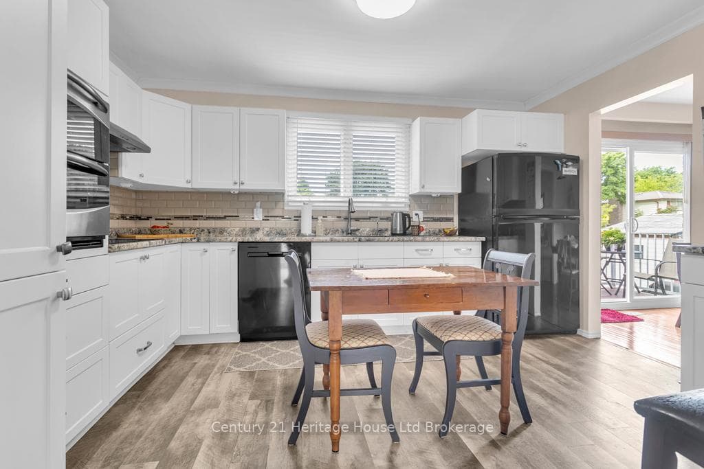Updated Kitchen with built-in appliances