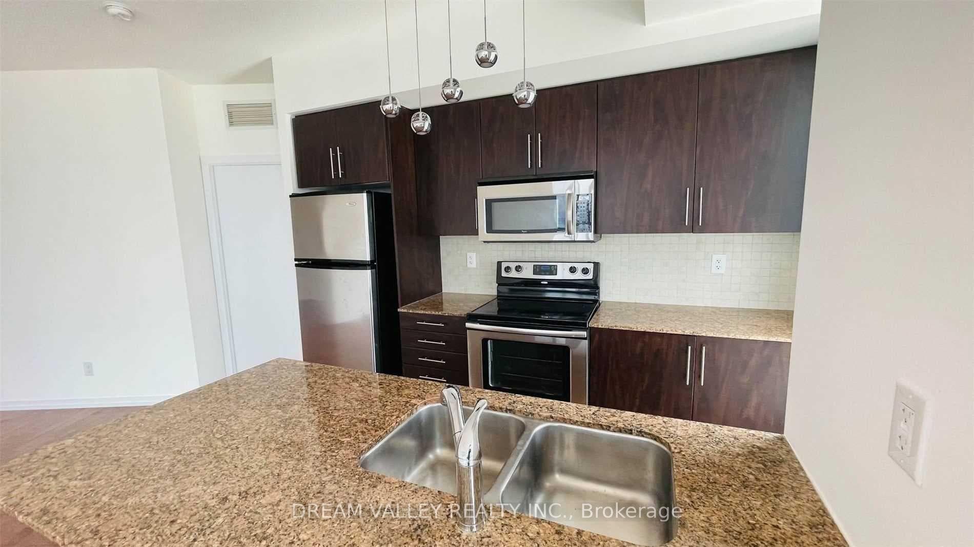 65 Bremner Boulevard Unit 3908 photo 6