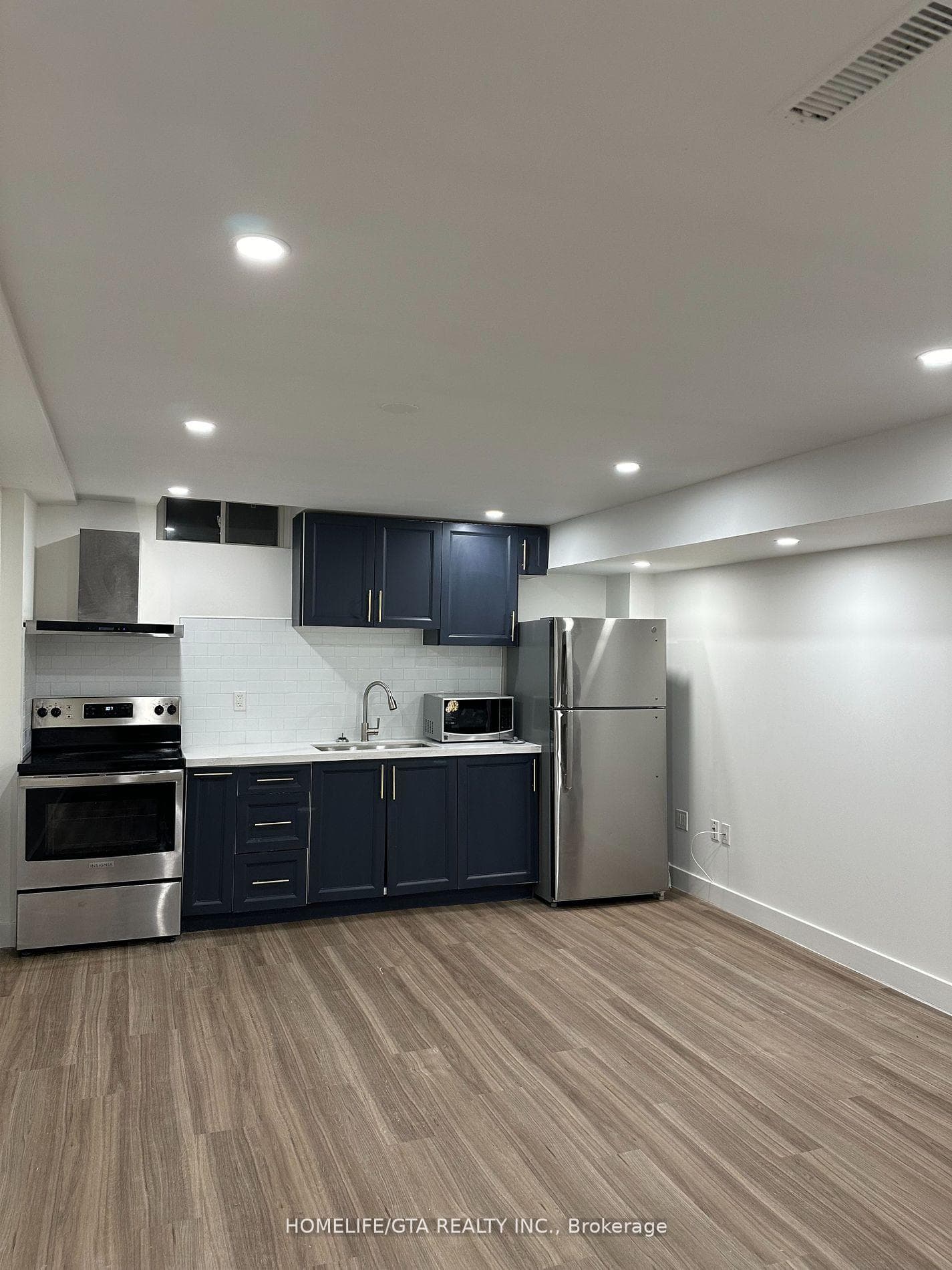 90 Arundel Drive Unit Bsmt photo 2