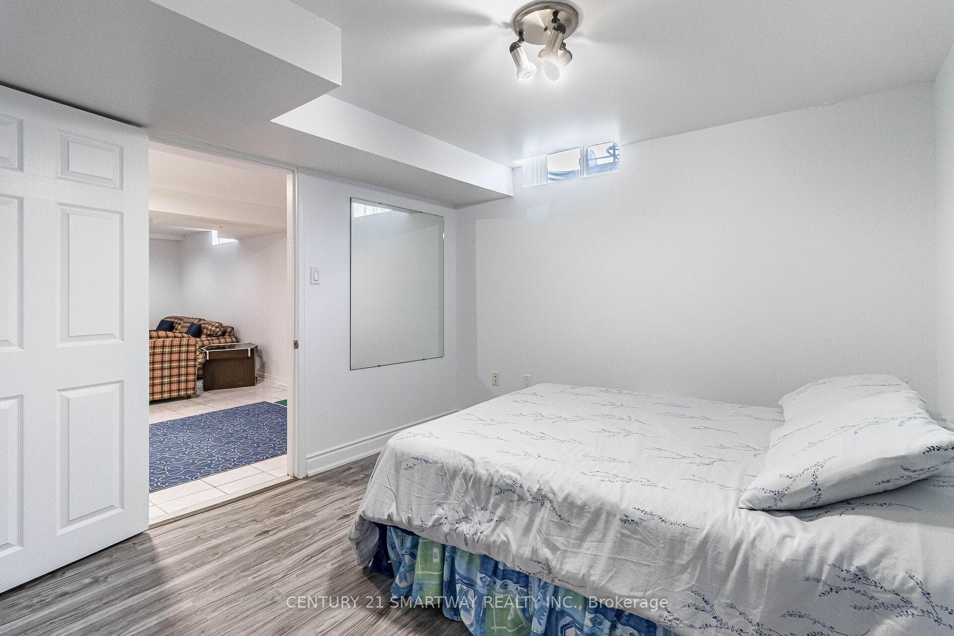 177 Butterfield Crescent photo 35