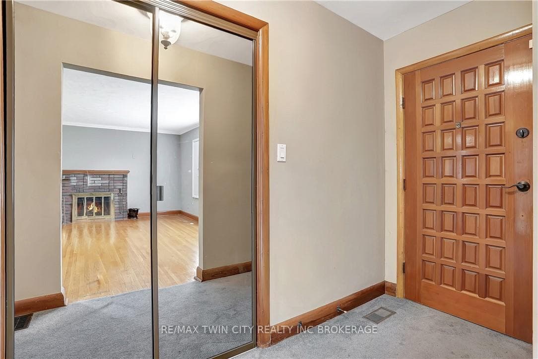 41 MCDONALD Avenue photo 2