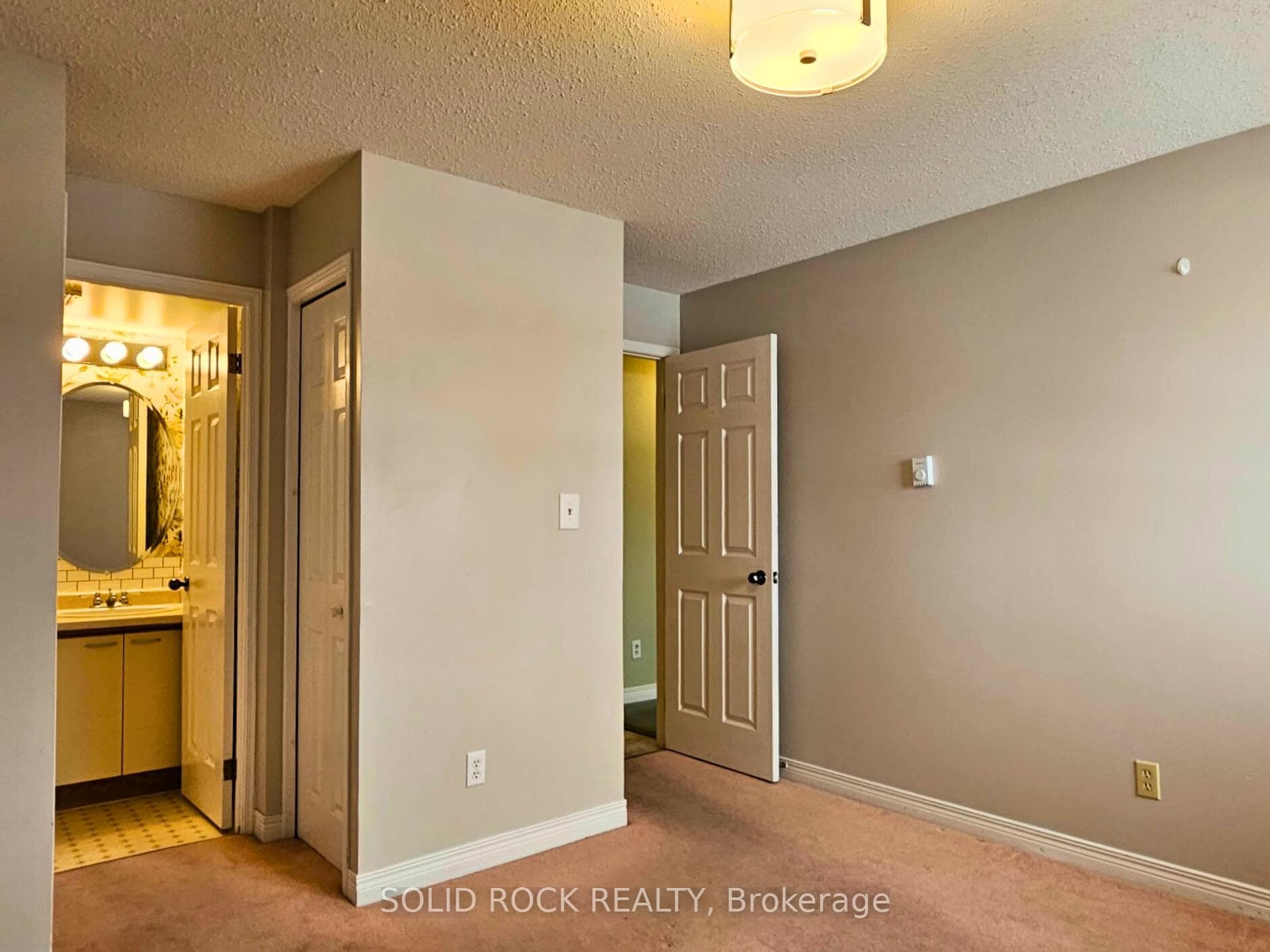 820 Laurier Boulevard Unit 213 photo 25