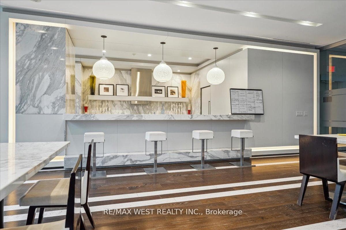 8 Charlotte Street Unit 1106 photo 13