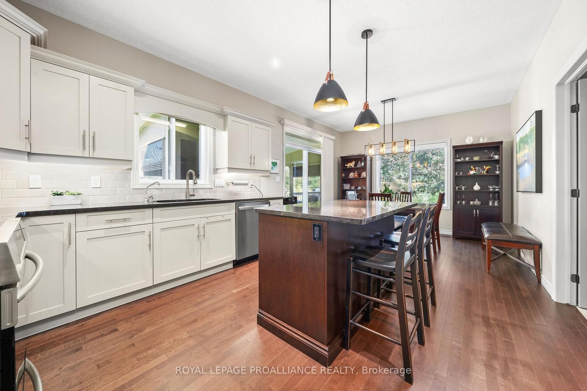 33 Windwhisper Drive photo 7